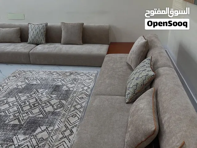 كنب ومجالس وستائر وتنجيد أثاث حسب الطلب في الرياض