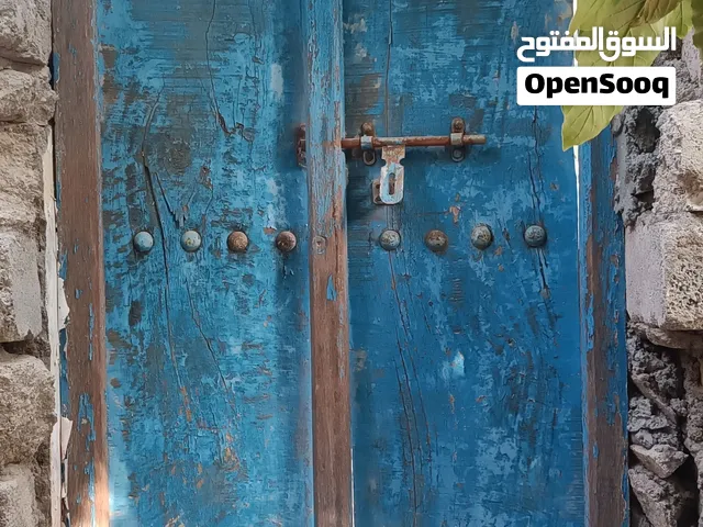 للبيع باب تراثي