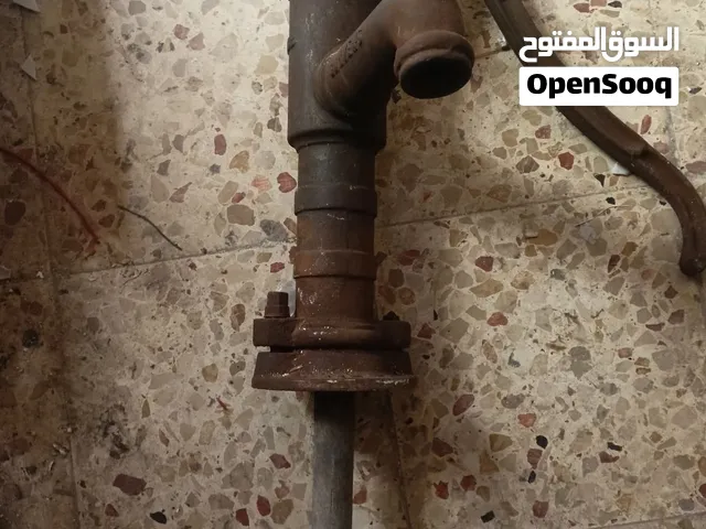 مضخة مياه قديمة