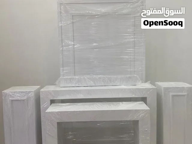 طاولات للإيجار