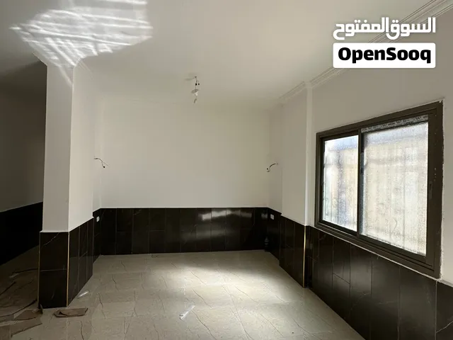 شقة ارضية مشطبة شارع السكة