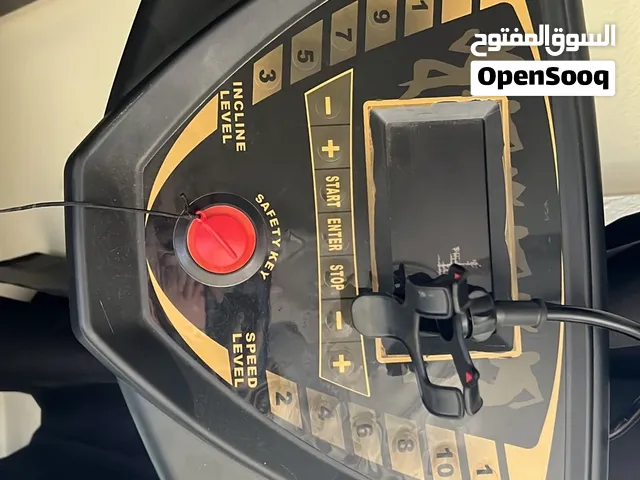 جهاز مشي رياضي بحالة ممتازة