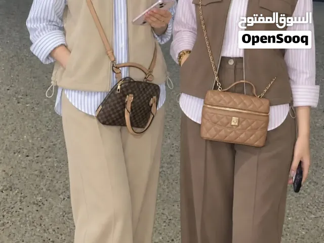 ملابس للدوام والجامعه