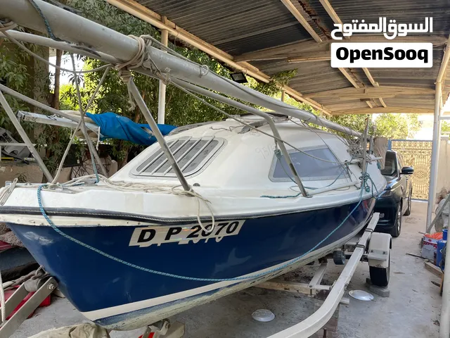 زورق شراعي ( Hunter Sailboat ) + محرك هوندا 9.9 HP فور ستروك 2023 للبيع