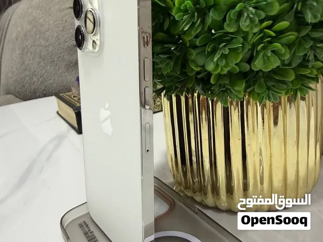 13برو ماكس تليفون جديد الشراء من شركة أبل في لندن بطاريه 99 إصدار 2024