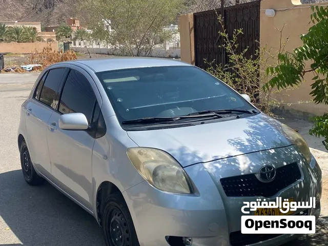 تويوتا يارس 2008 فضي مع مواصفات خليجية سيارة هاتشباك مستعملة بحالة ممتازة