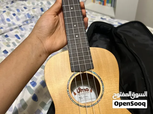 العنوان: يوكوليلي خشبي فاخر من ماركة UMA + كابو مجاناً (بحالة ممتازة)