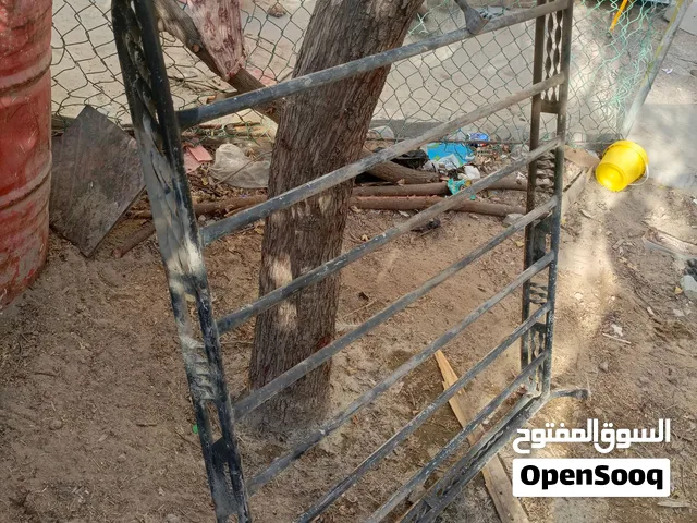 سلة سيارة للبيع بسعر مناسب 25وبيها مجال
