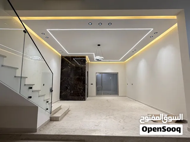 منزل للإيجار التجاري بنظام شركة من ثلاث غرف بموقع جداً مميز من 3 طوابق شركة - مكتب - صالون
