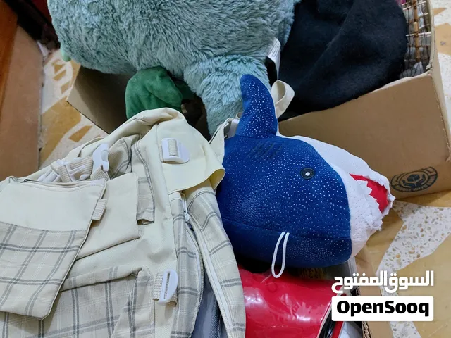 كارتونتين( 2 كارتونة) ألعاب، دمى، أغراض، ادوات، فغيرات،أغراض مكتب، الخ