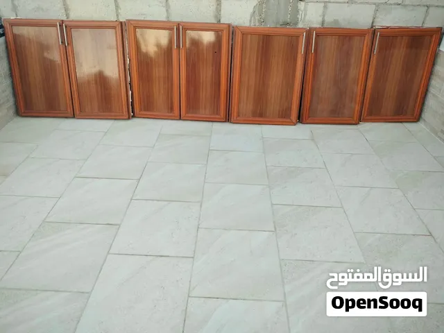خزن مطبخ مع ابواب