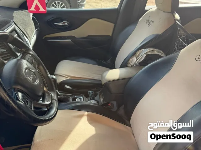 جيب شيروكي بزون 2019