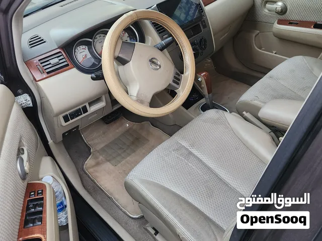 Nissan tida