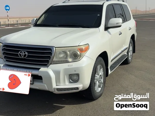 لاندكروزر موديل 2014
