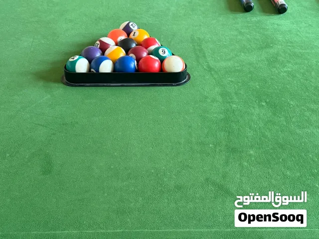 للبيع طاولة بليارد ب 1500 الحالة ممتاز جداً الحجم 8 قدم