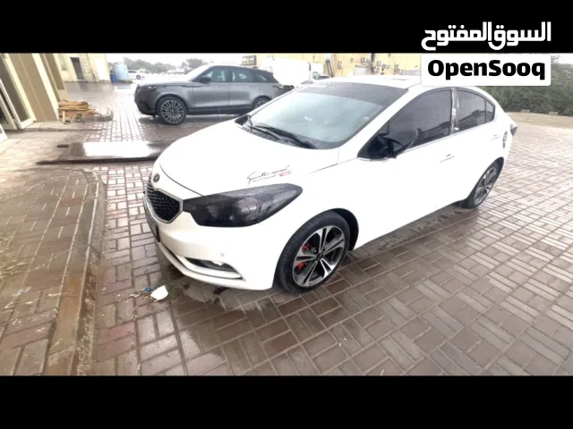 كيا K3 موديل 2013 فل أوبشن (أعلى فئة) لون ابيض لؤلؤي