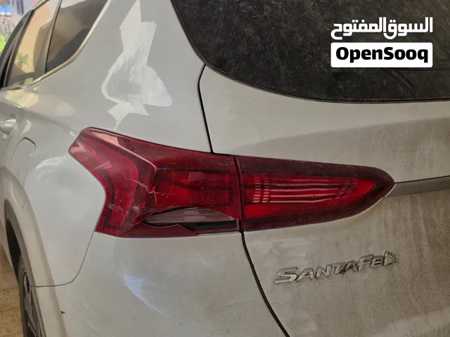 مطلوب ستوب سانتافي 2019 سطوب يسار متحرك عادي مش ليد والسيارة امريكية