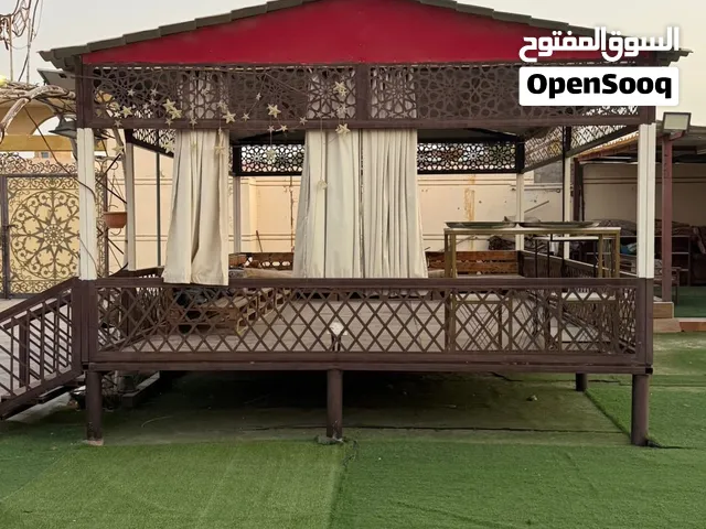 منامه طولها 6 العرض 4 الارتفاع 3 مده الاستخدام سنه الحاله جيده جدا الموقع ابوظبي الشامخه