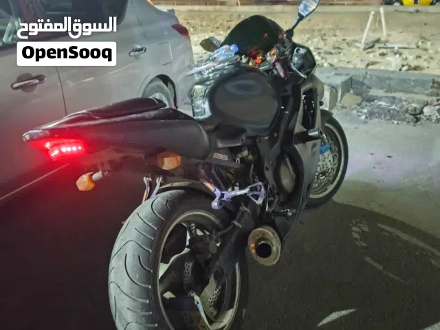 للبيع او للبدل بسياره Honda CBR F4i Sport 2005