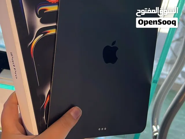 ايباد برو m5 حجم 11 ذاكره 256 بطاريه 100