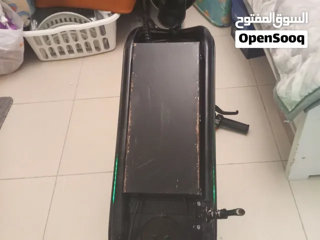 سكوتر الكهربائية شبه جديد تعمل خفيف نظيف شاشه السكوتر مبدله مع المفتاح جديده يبي له شاحن فقط ب ب 40