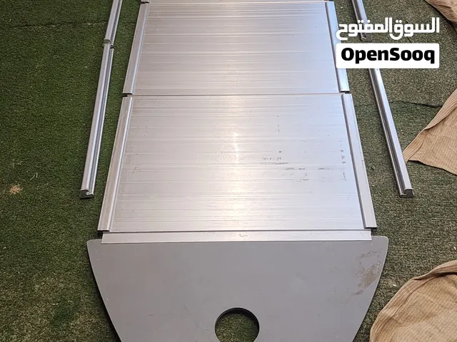 زورق نفخ 3.80  أرضيات ألومنيوم مستعمل بحالة جيدة مع مكينة ميركوري 4 حصان  مع منفاخ كهربائي ويدوي