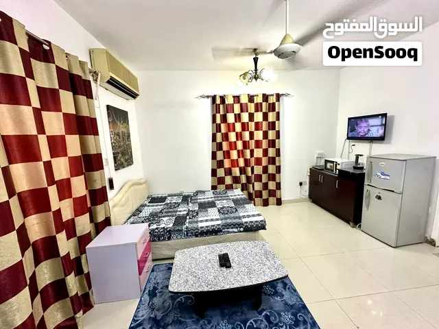 غرفة(بدون مطبخ) مفروشة بالغبرة الجنوبية قريب مول عمان ومجمع السلطان قابوس الرياضي
