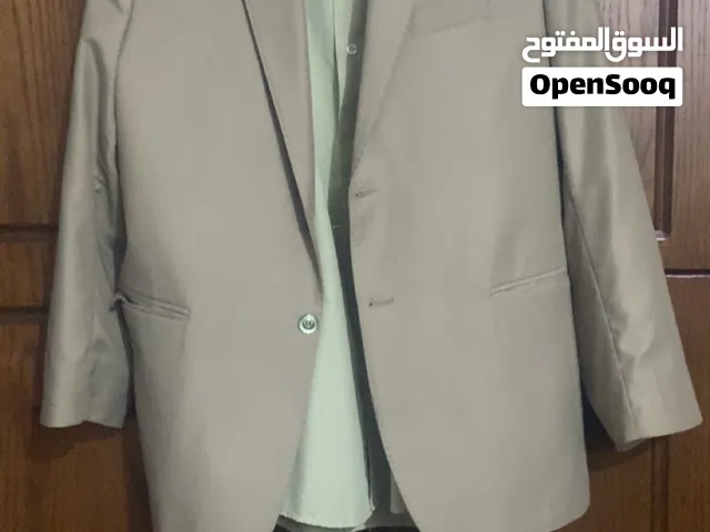 بدلة رسمية للبيع بحالة جديدة