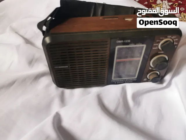 راديو قديم خشب من الطراز القديم للبيع شغال واموره طيبه