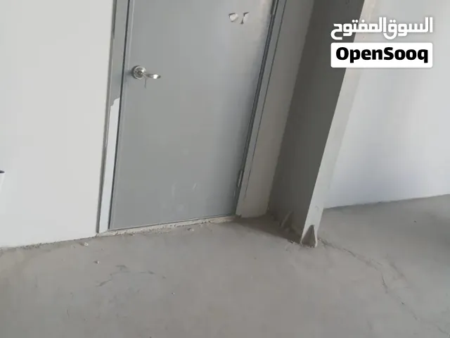 باب حديد مقاوم للحريق – أمان ومتانة في باب واحد