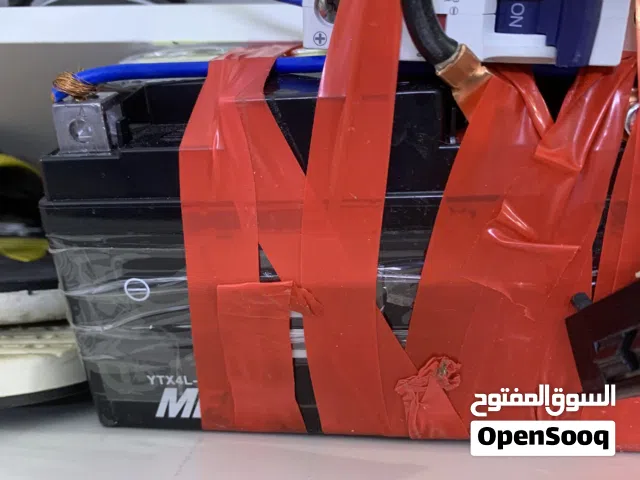 بطارية دراجة بانزين 12 فولت 4 أمبير كلش نضيفة بس فحصت بيها