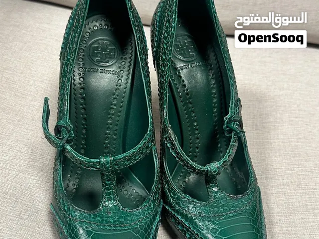 Tory Burch Green Pointed-Toe Heels – Size 37  AED 500