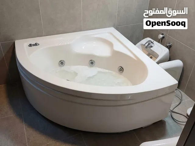 اطقم حمامات وجاكوزي بحاله ممتازه