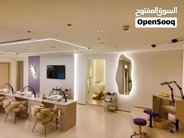 ادوات وكراسي مركز تجميل نسائي VIP