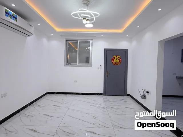 استوديو للايجار بالعين