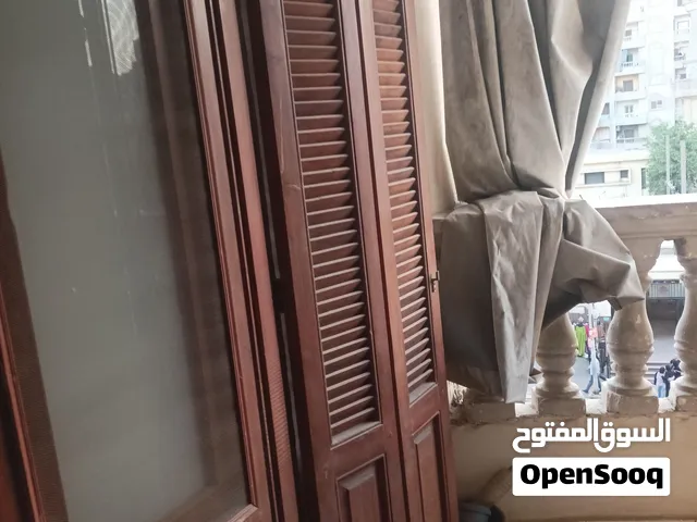 شيش خشب عمولة + الدلف الخاصة به بدون حلق