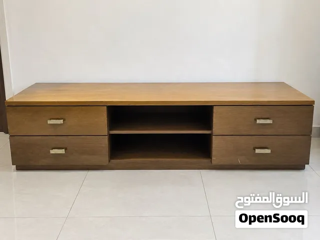 دولاب أنيق + وحدة تلفزيون مودرن للبيع Stylish Wardrobe + Modern TV Unit for Sale