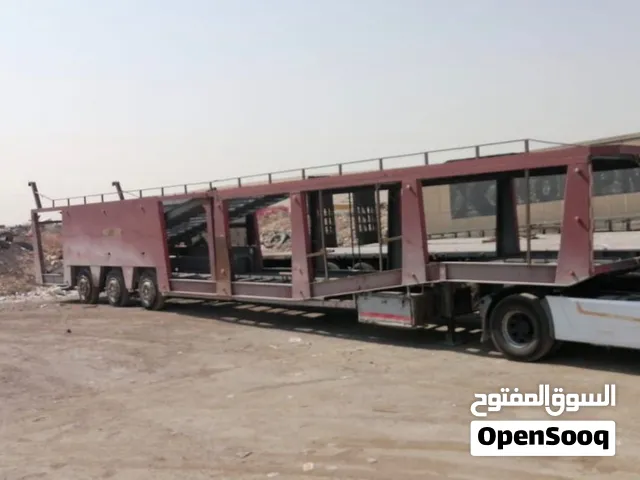ناقلة 8 سيارات دفع رباعي