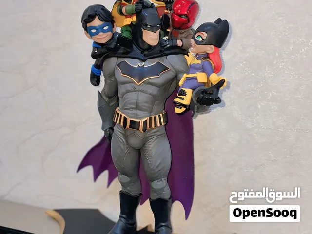 مجسم شخصيات باتمان مع العائلة