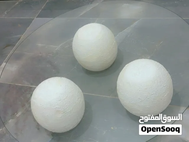 طبلة مدورة گزاز والأرجل طوبات مدورة مفصولة عنها كشخة تنفع للديكور بالصالات والاستقبال تركيا اصلية
