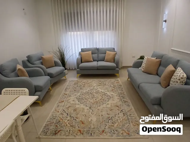 للبيع طقم كنب مودرن وطاولة سفرة لغايات السفر