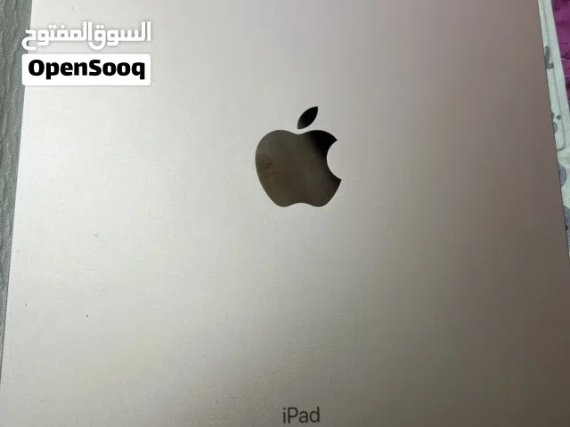 ايباد ابل air 4 ذاكره 64 كيكا نظيف جدا معه قلم ابل الاصلي الجيل الثاني