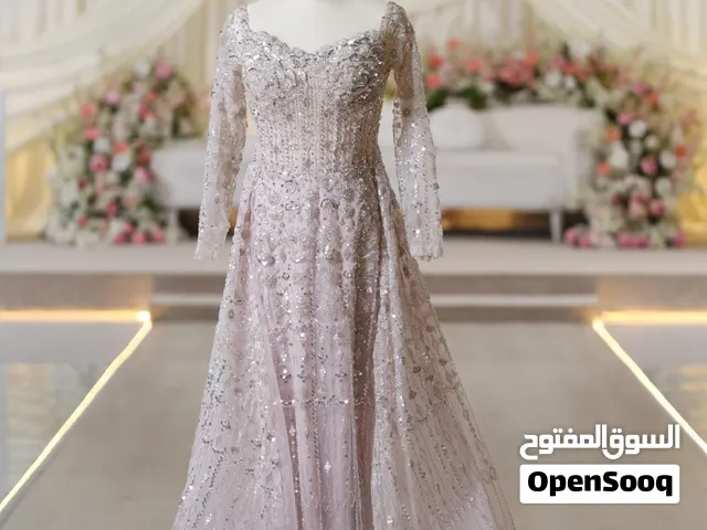 فستان خطوبة جديد