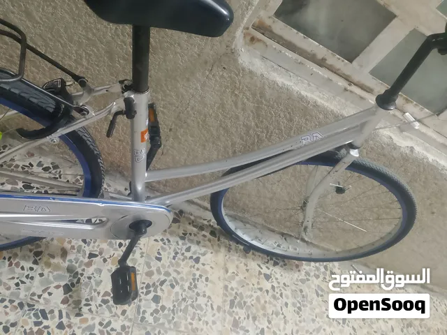 بايسكل نضيف رصاصي على سلفري