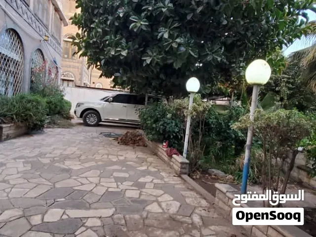 فله للايجار دورين في الرويشان ب 800 دولار دورين وحوش واسع معا ملحق مجدده سكن او مكتب او لاي نشاط تجا