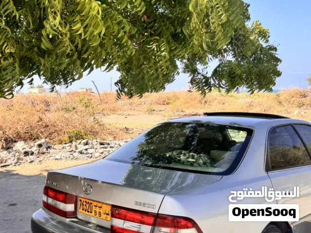 للبيع لكزس Es300 وارد امريكا مصدر عمان 2009