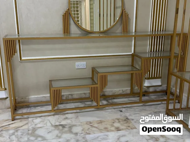 طاولات و طاولة تلفزيون للبيع