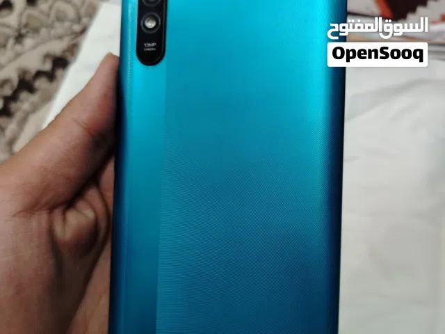 شاومي هاتف مستعمل بحالة ممتازة 64 جيجابايت بحجم 5 إنش مع الكرتونة