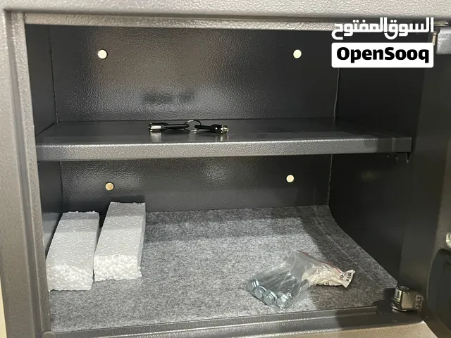 للبيع تجوري جديد معا اغراضه