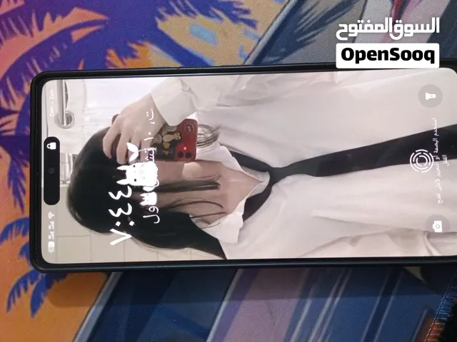 للبيع  نضييف جدا لافطر ولا كسر ملحقاته موجوده Tecno Camon 30 Pro 5G